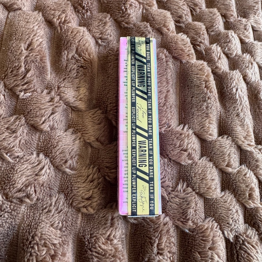 Too Faced Lip Injection Extreme - Painkillr Pink - Picture 2 of 12